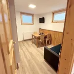 Jessica Erdgeschoss & Kellergeschoss Apartamento