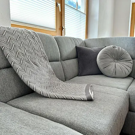 Jessica Erdgeschoss & Kellergeschoss Appartement *