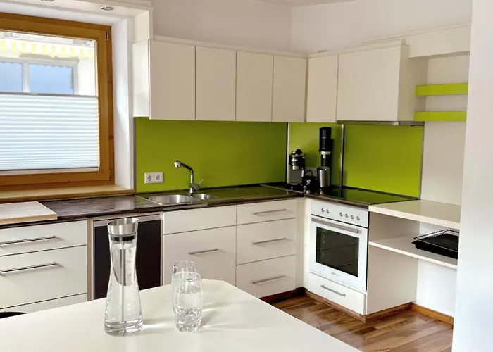 Jessica Erdgeschoss & Kellergeschoss