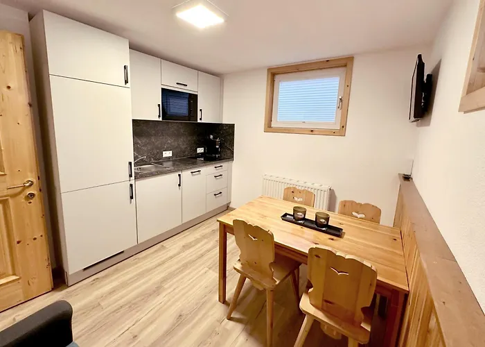 Jessica Erdgeschoss & Kellergeschoss Lägenhet *