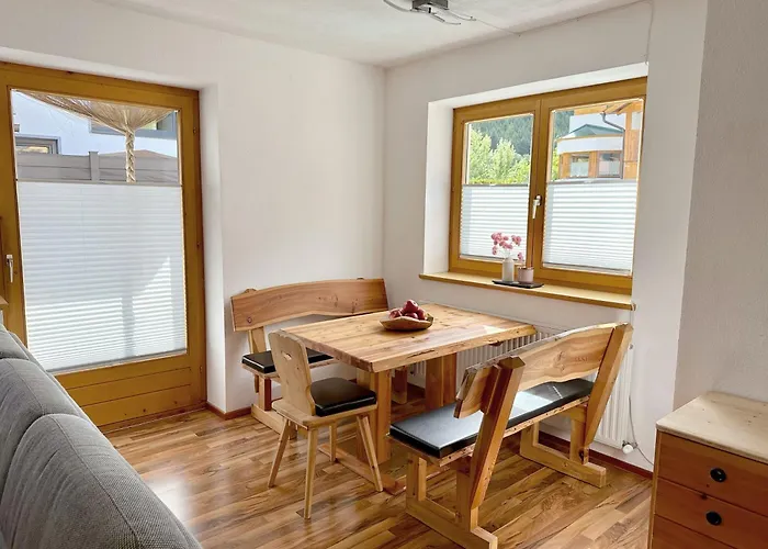 Jessica Erdgeschoss & Kellergeschoss Lägenhet *