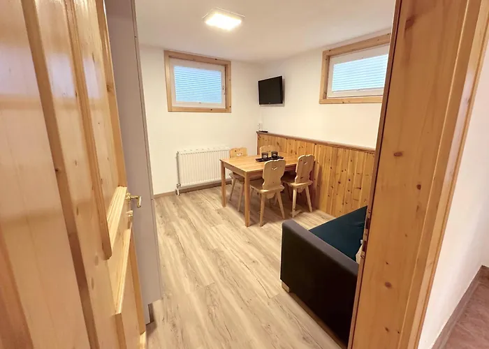 Jessica Erdgeschoss & Kellergeschoss Apartamento