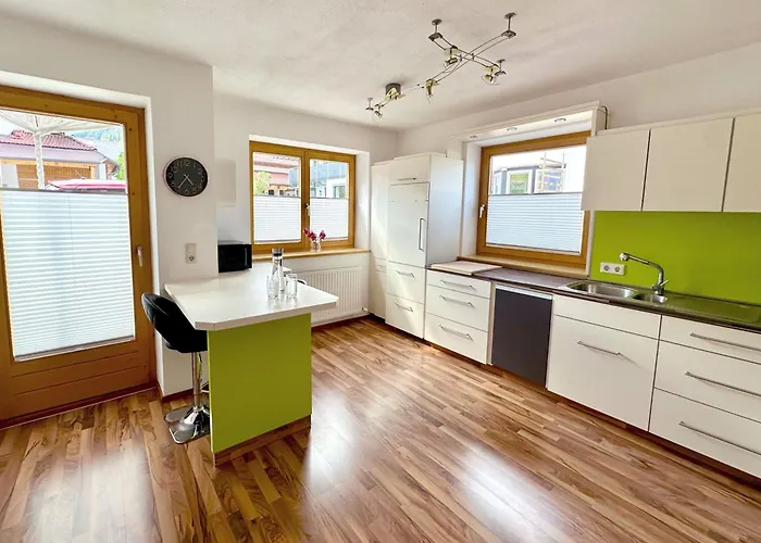 Jessica Erdgeschoss & Kellergeschoss Apartamento